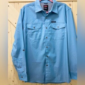 🥰🥰Wrangler Blue Button Down Active Wear Collard W/Pockets Long Sleeve Shirt